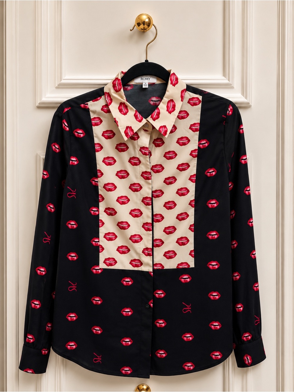 NWT Romy Lip Print Button Front Blouse SZ S Black Pink Kiss Collared Shirt Chic